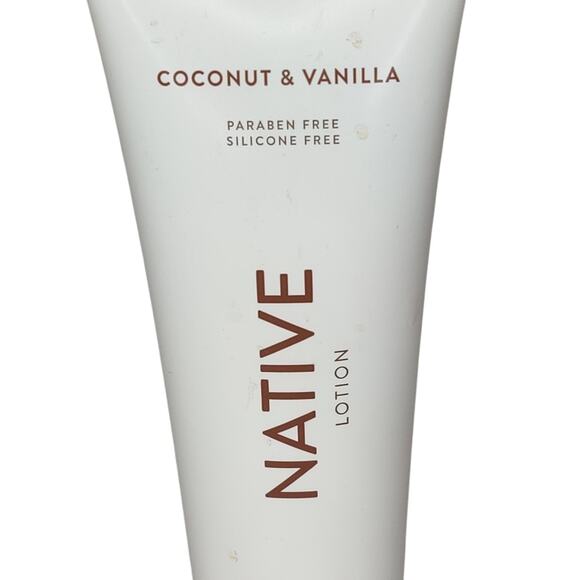 Coconut and Vanilla Native Lotion Moisturizer - Picture 2 of 8